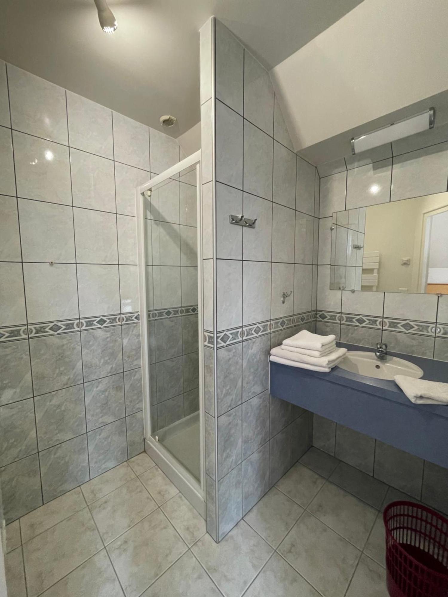 Le Conquerant - Chambres Meublees - Barfleur Esterno foto