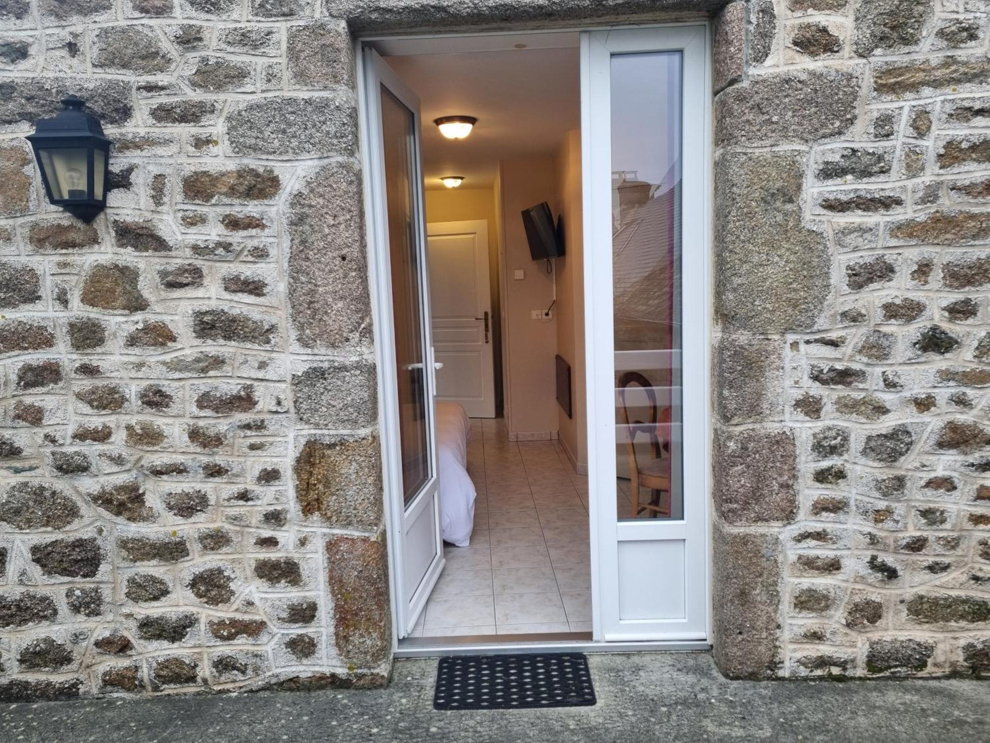 Le Conquerant - Chambres Meublees - Barfleur Esterno foto