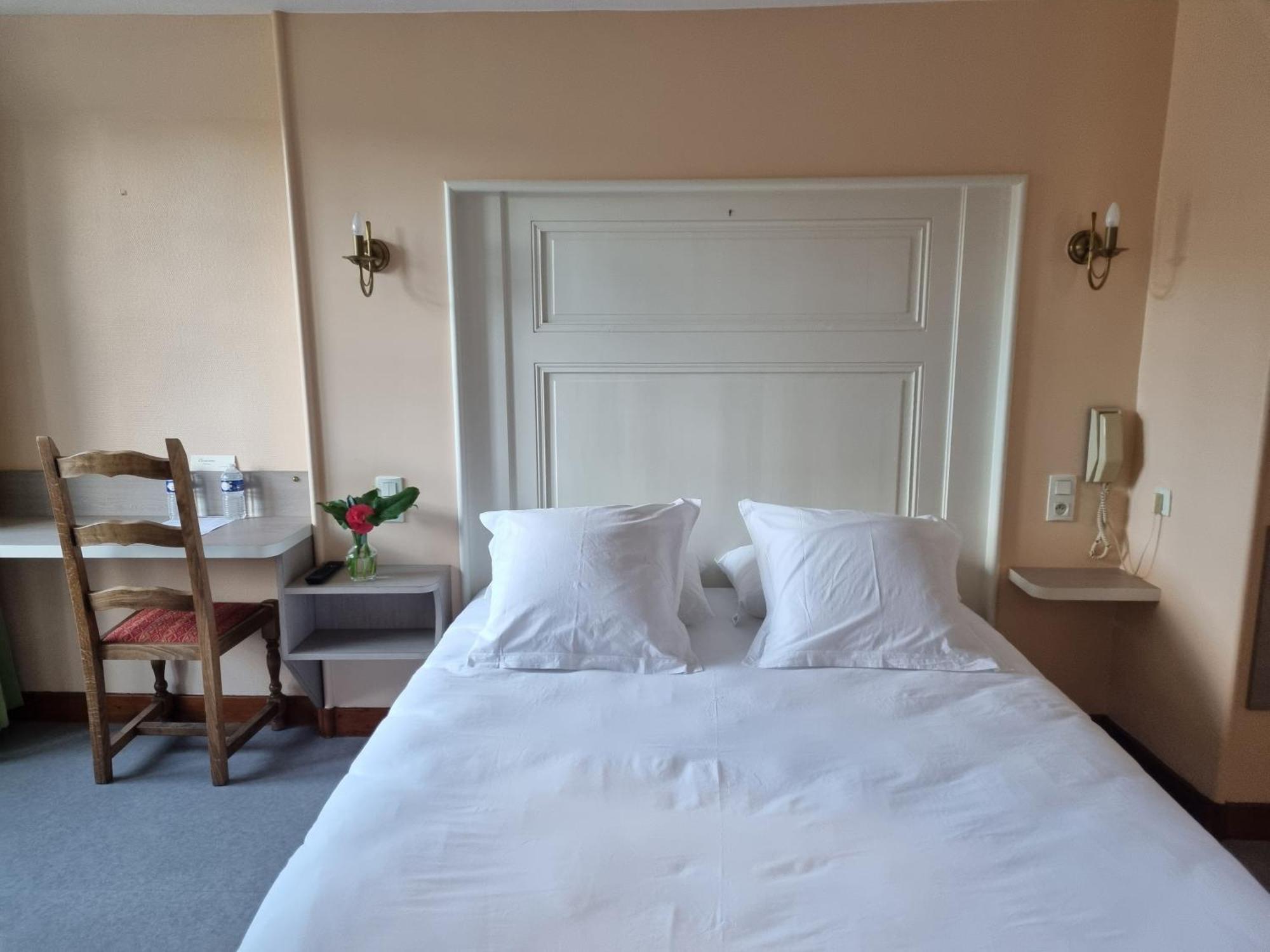 Le Conquerant - Chambres Meublees - Barfleur Esterno foto