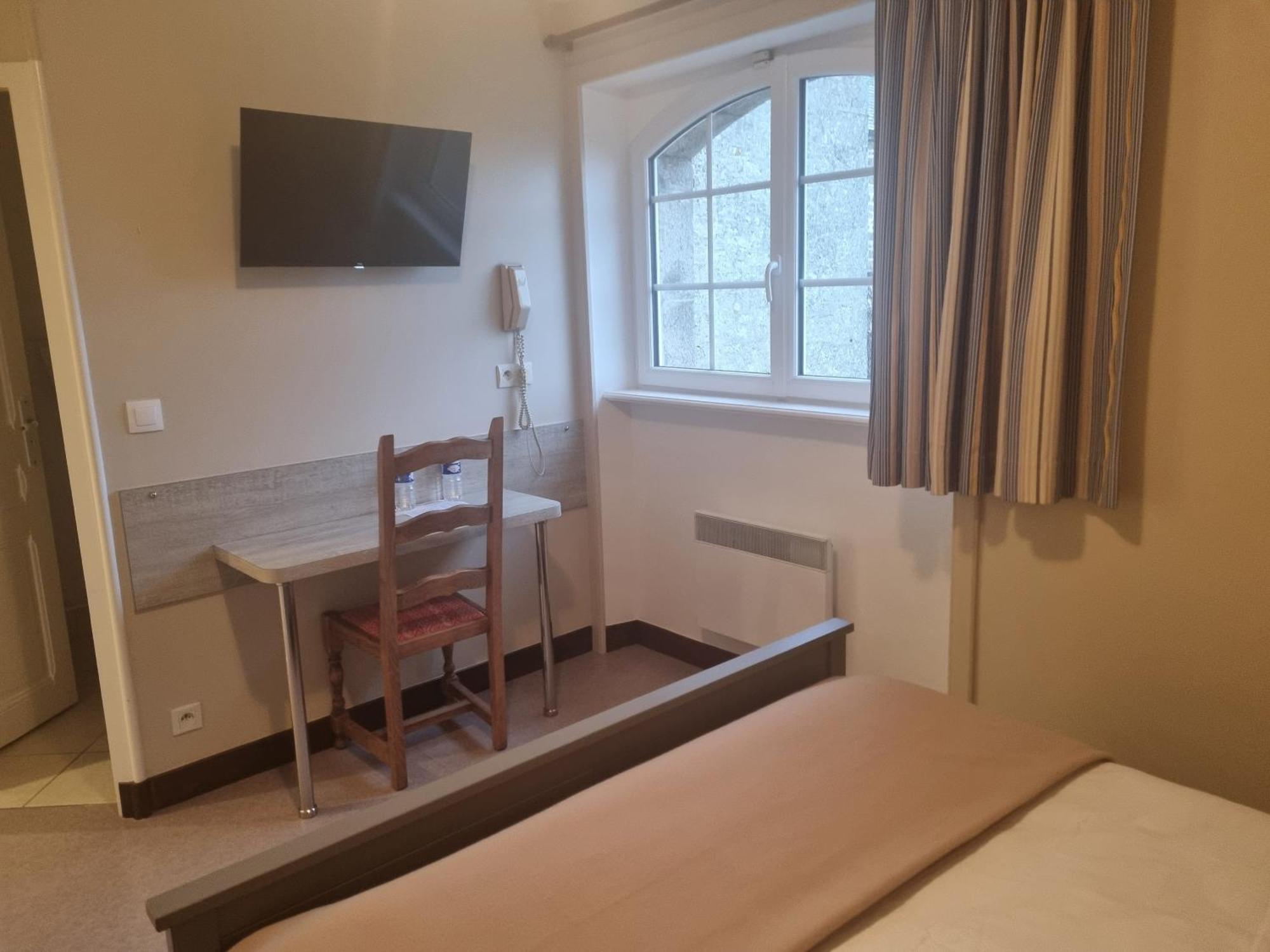 Le Conquerant - Chambres Meublees - Barfleur Esterno foto