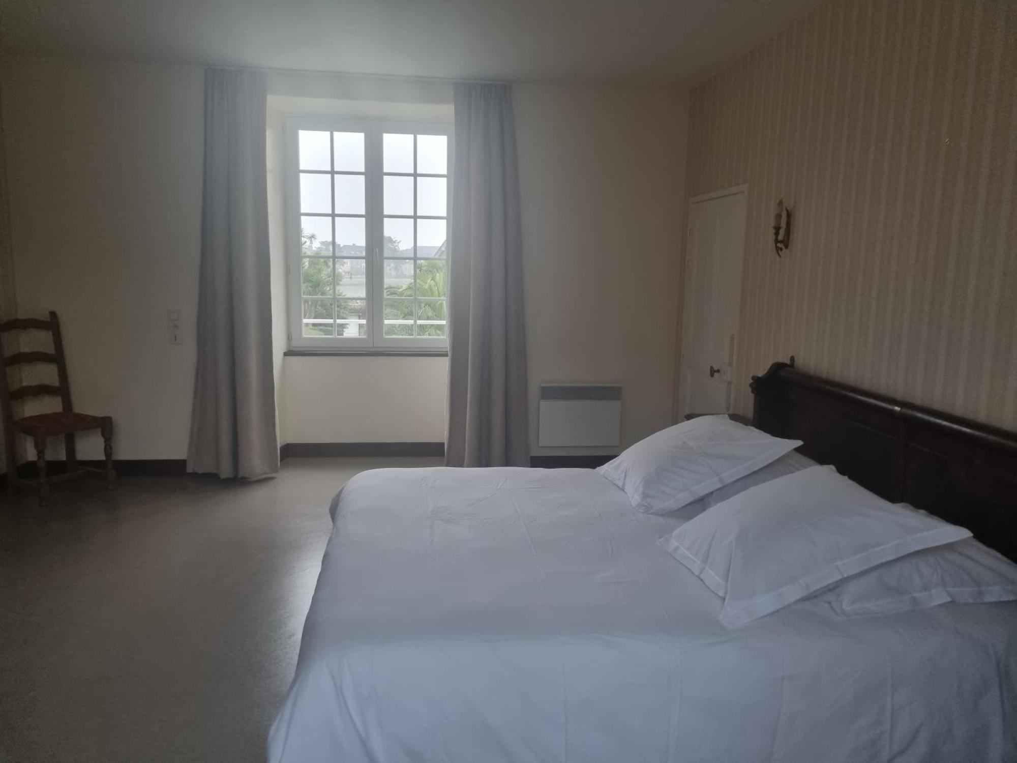 Le Conquerant - Chambres Meublees - Barfleur Esterno foto